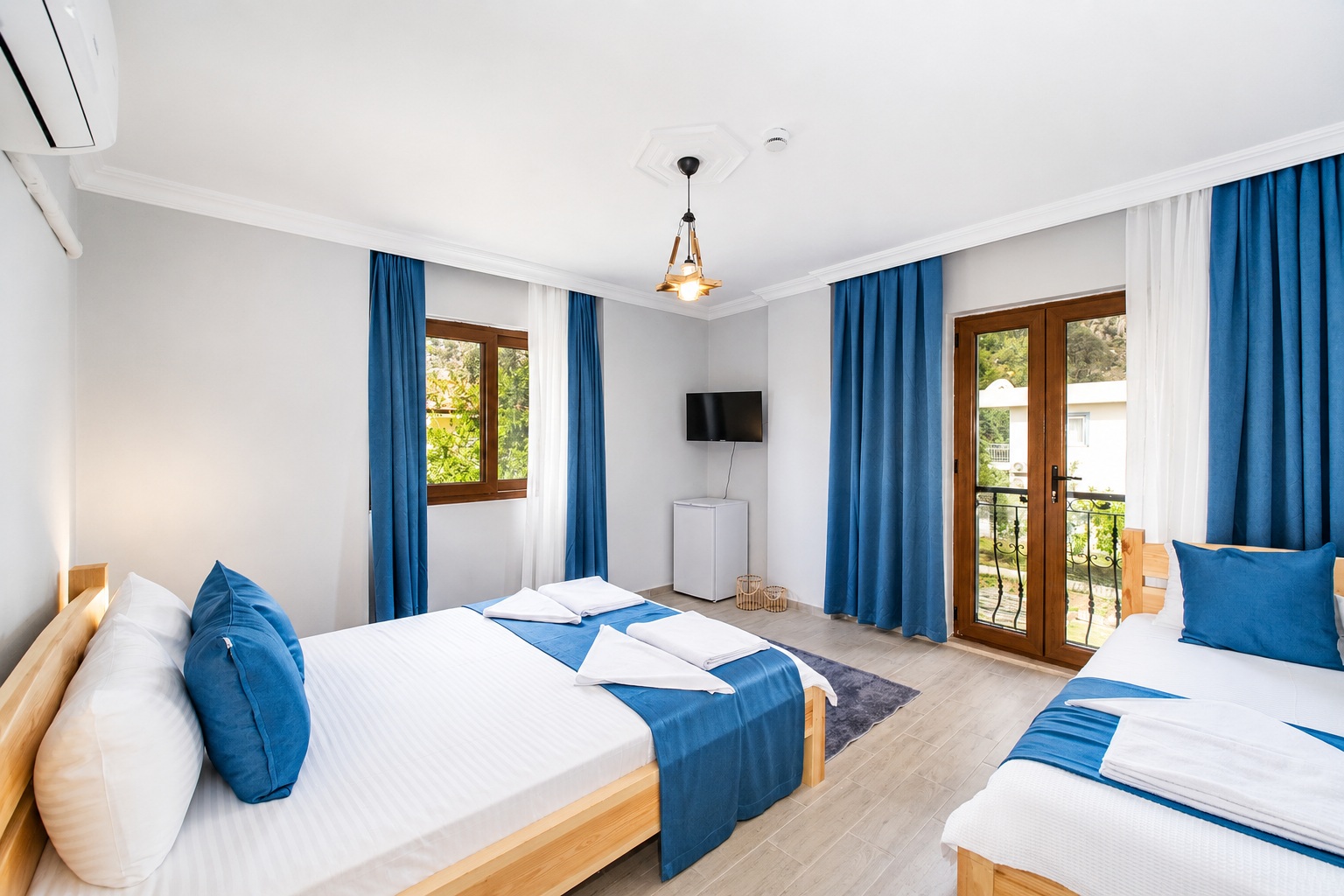 Saygın Otel Selimiye denize yakın butik otel manzarası